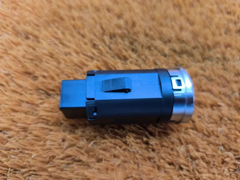 Кнопка запуска двигателя