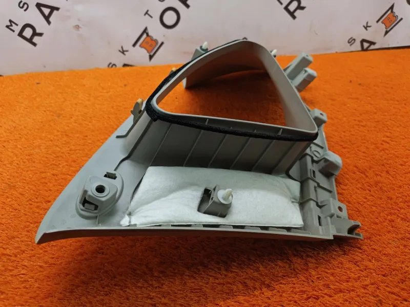 Накладка на стойку кузова