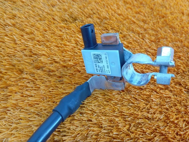 Клемма аккумулятора