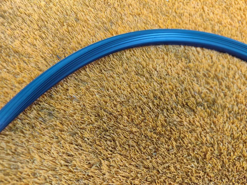 Уплотнитель стекла двери