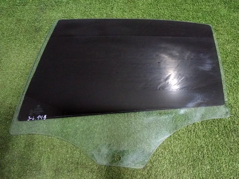 Стекло двери BMW 3-Series 2007 51347060267 E90, заднее левое