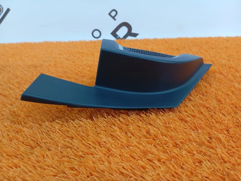 Уголок двери