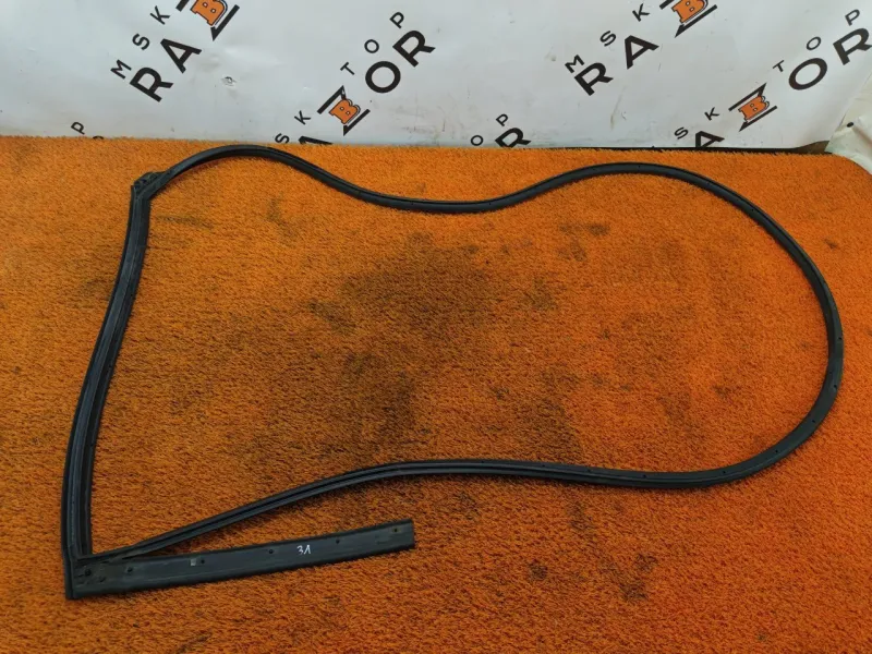 Уплотнитель двери