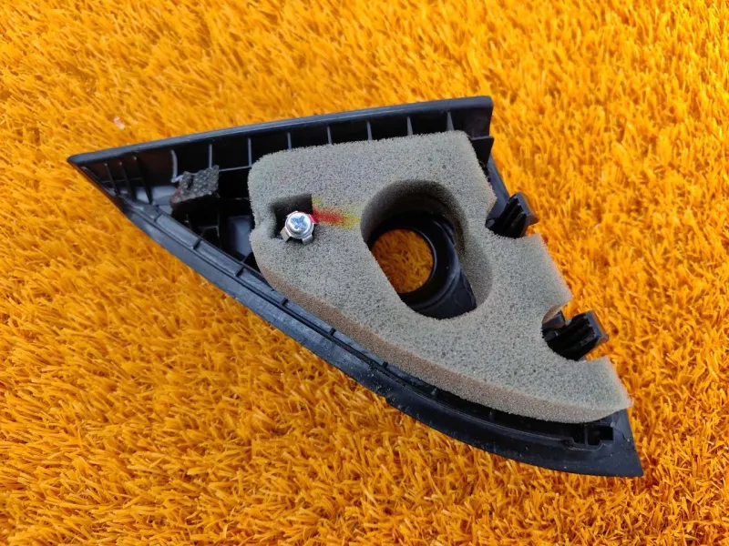 Уголок двери