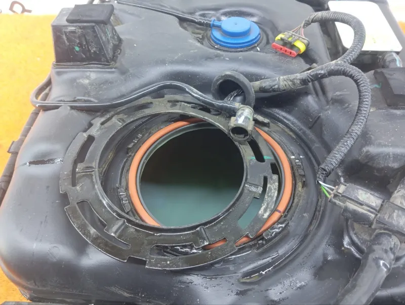 Бак топливный