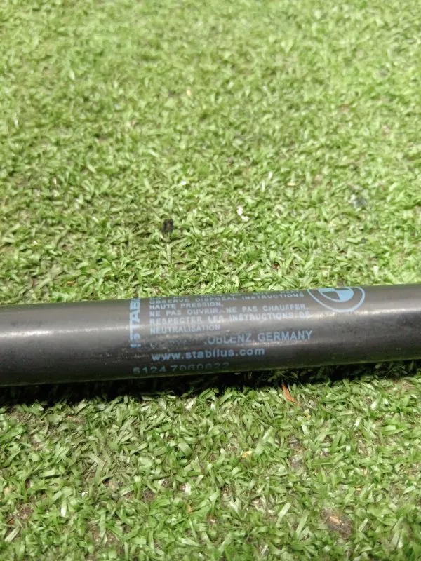 Амортизатор багажника