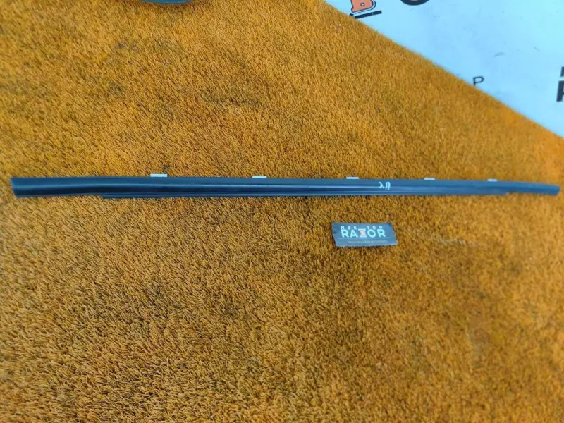 Молдинг стекла