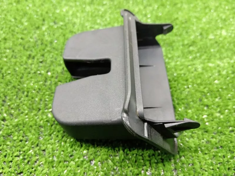 Накладка замка багажника