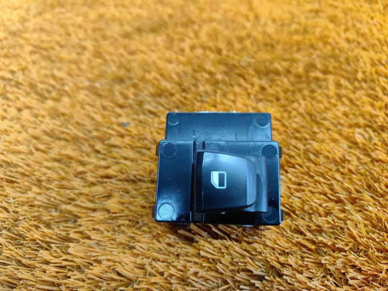 Кнопка стеклоподъемника