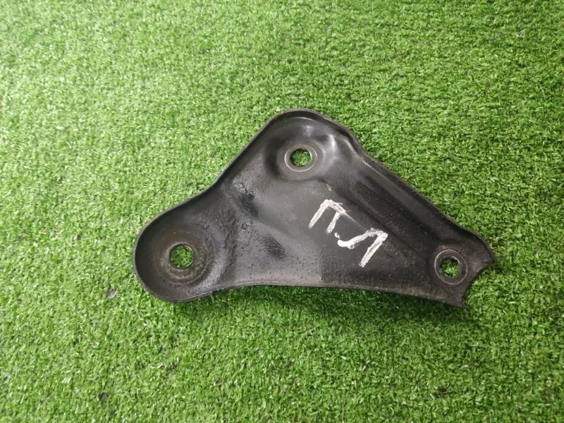 Крепление балки подвески