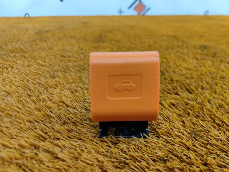 Ручка открывания капота