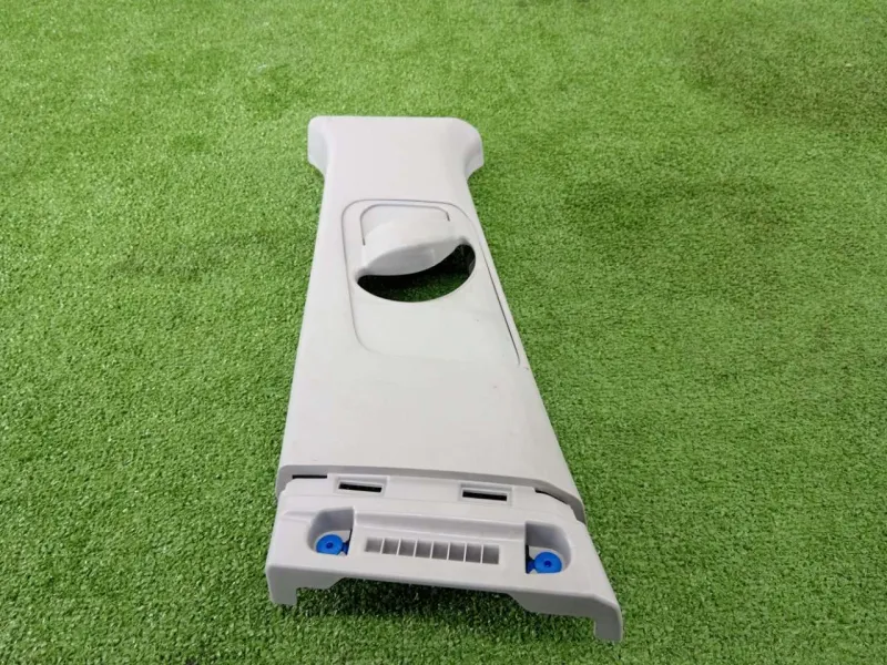 Обшивка центральной стойки