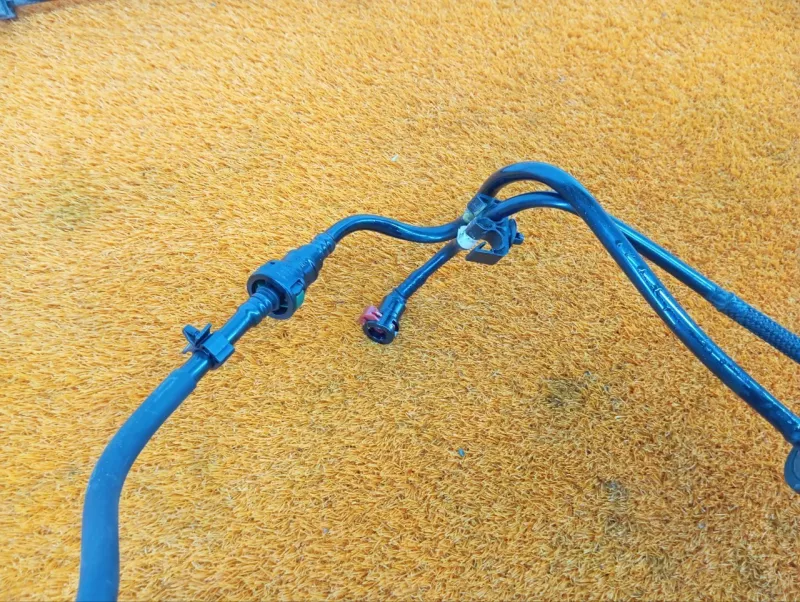 Трубка топливная