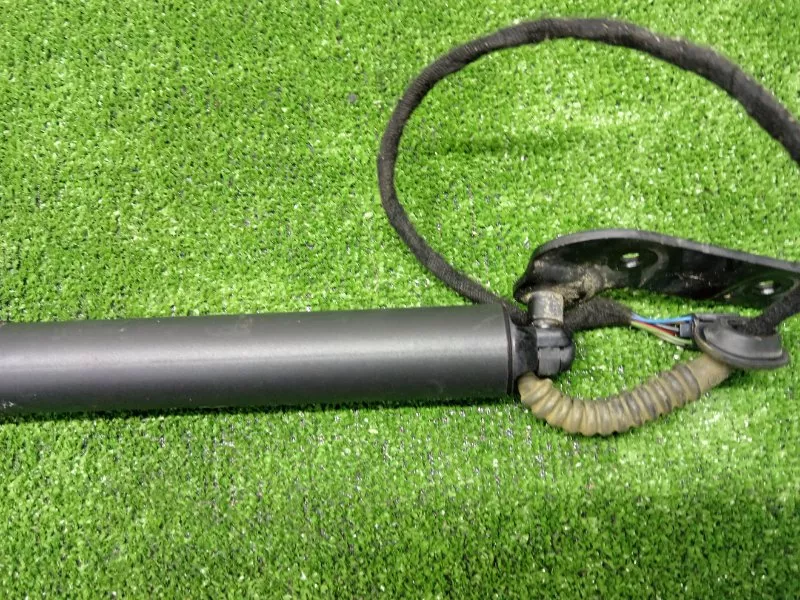 Привод крышки багажника