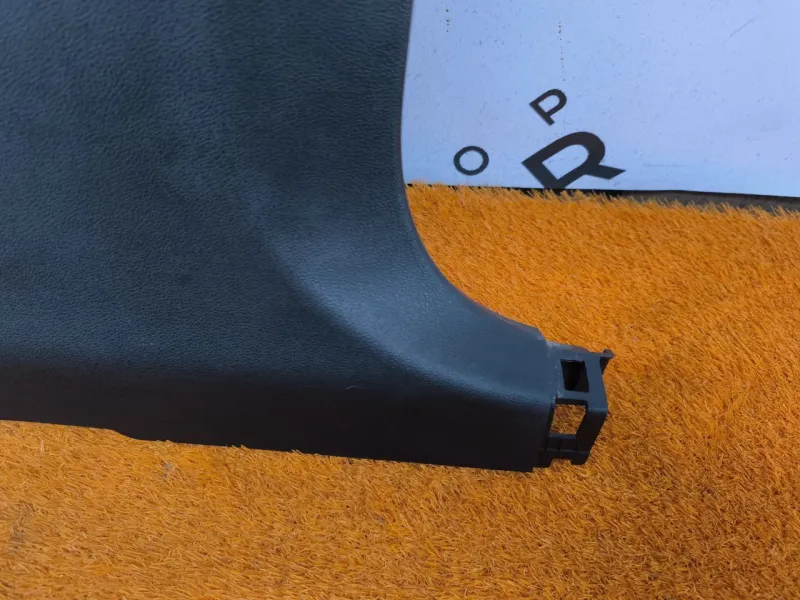 Обшивка центральной стойки