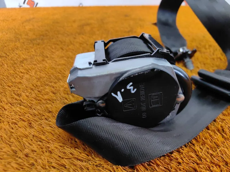 Ремень безопасности