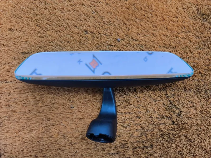 Зеркало заднего вида