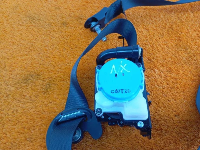 Ремень безопасности