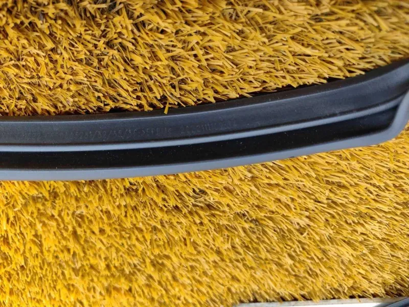 Уплотнитель двери