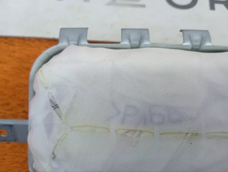 Подушка безопасности пассажира