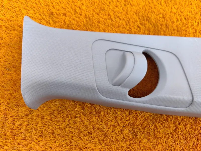 Обшивка центральной стойки