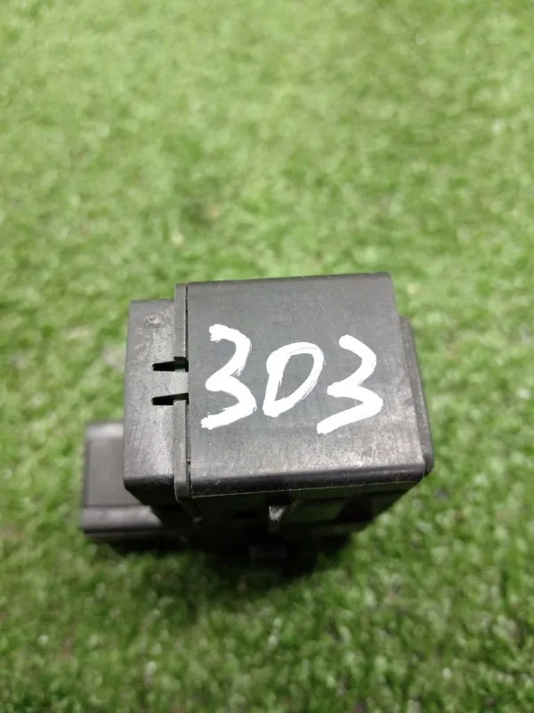 Кнопка стеклоподъемника