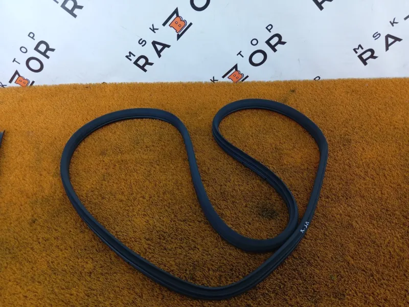 Уплотнитель проема двери