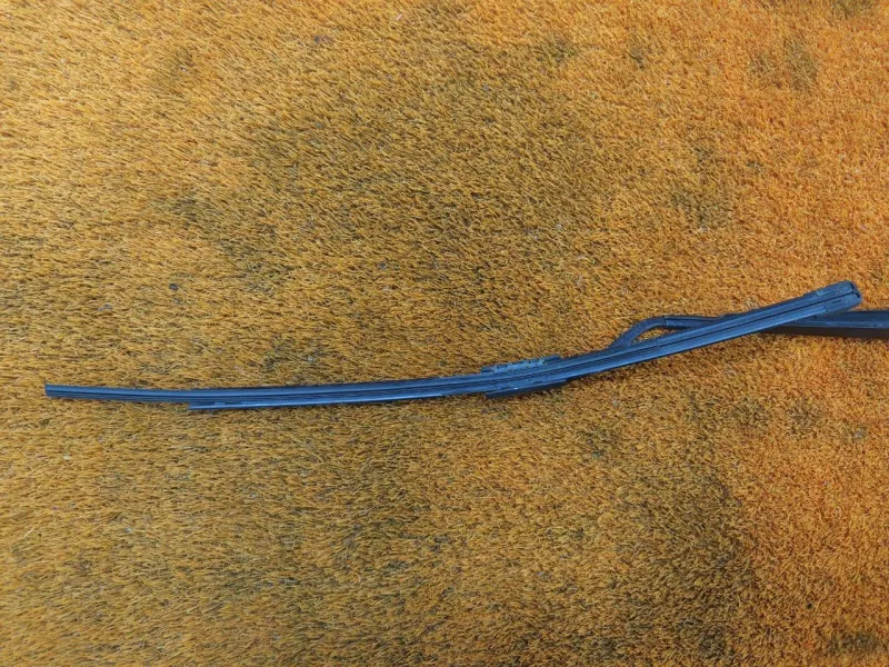 Поводок стеклоочистителя лобового стекла