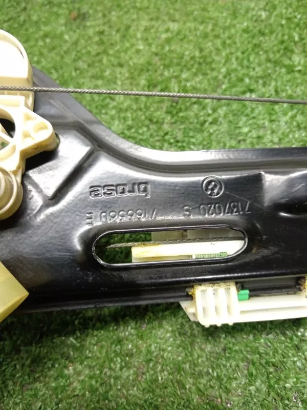 Стеклоподъемник BMW X5 2007 51337166380 E70, передний правый