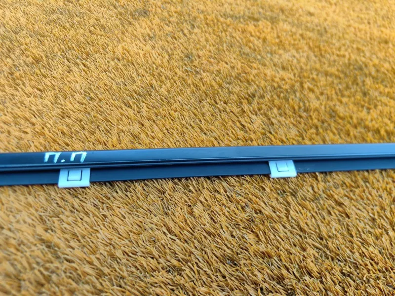 Молдинг стекла