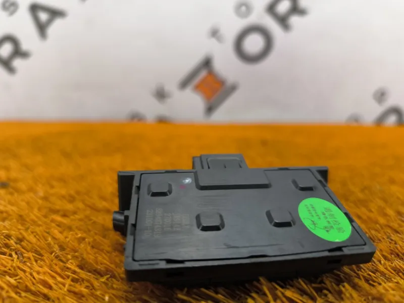 Кнопка обогрева сидений