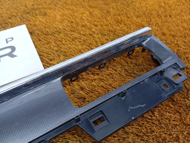 Накладка на торпедо