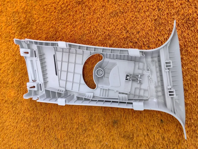 Обшивка центральной стойки