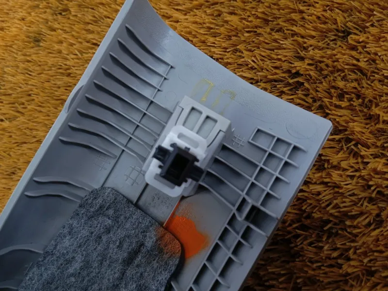 Накладка на стойку кузова