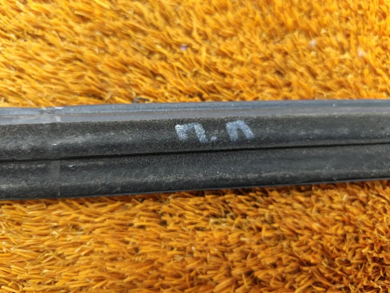 Молдинг стекла