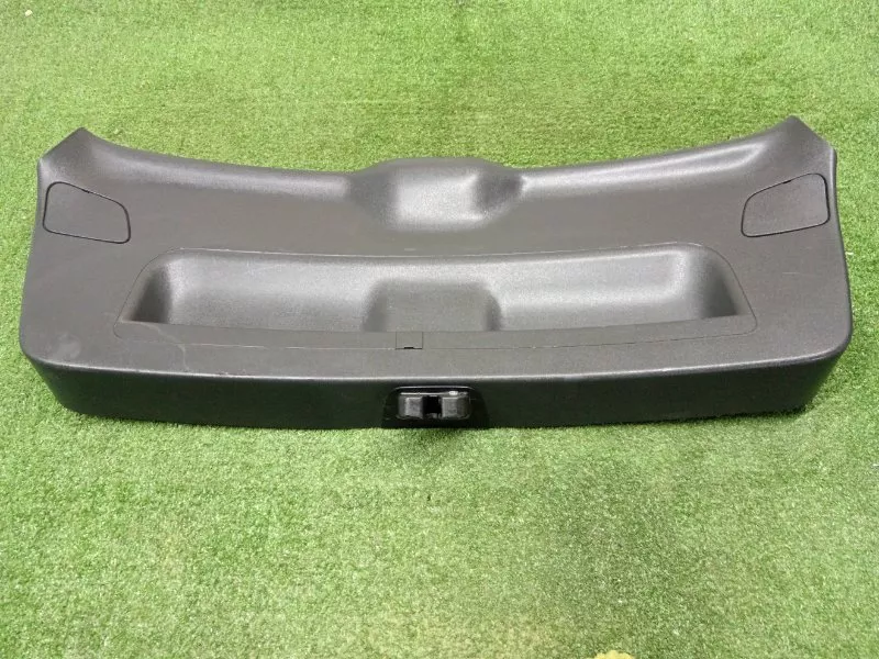 Обшивка крышки багажника Audi A3 2006 8P4867979D 8P