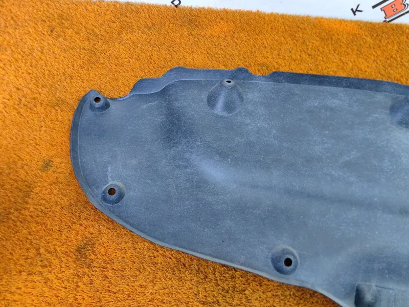 Обшивка крышки багажника