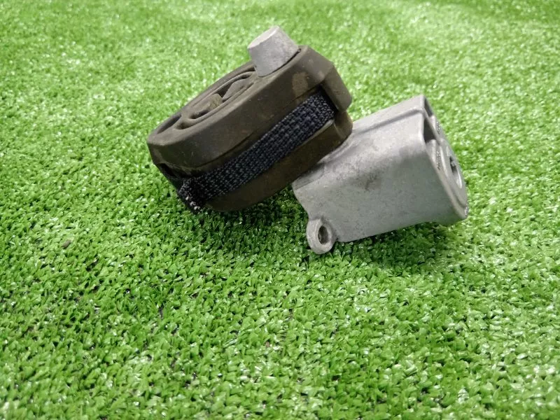 Крепление глушителя Audi A5 2019 4M0253147C 2 CYR, заднее левое