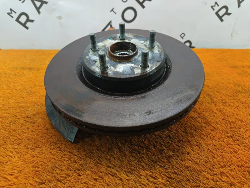 Кулак поворотный