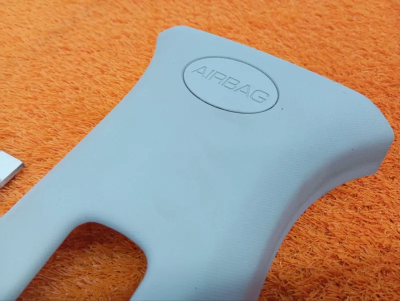 Обшивка центральной стойки