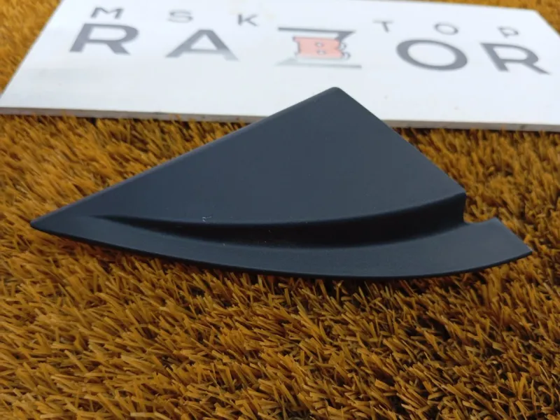 Уголок двери