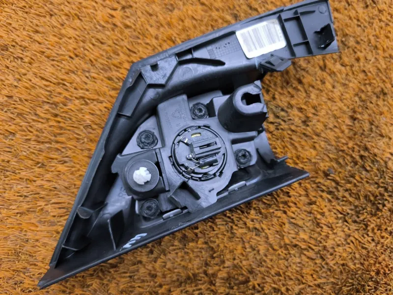 Уголок двери