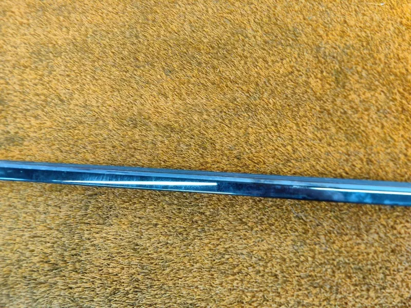 Молдинг стекла