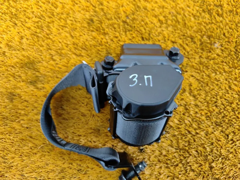 Ремень безопасности