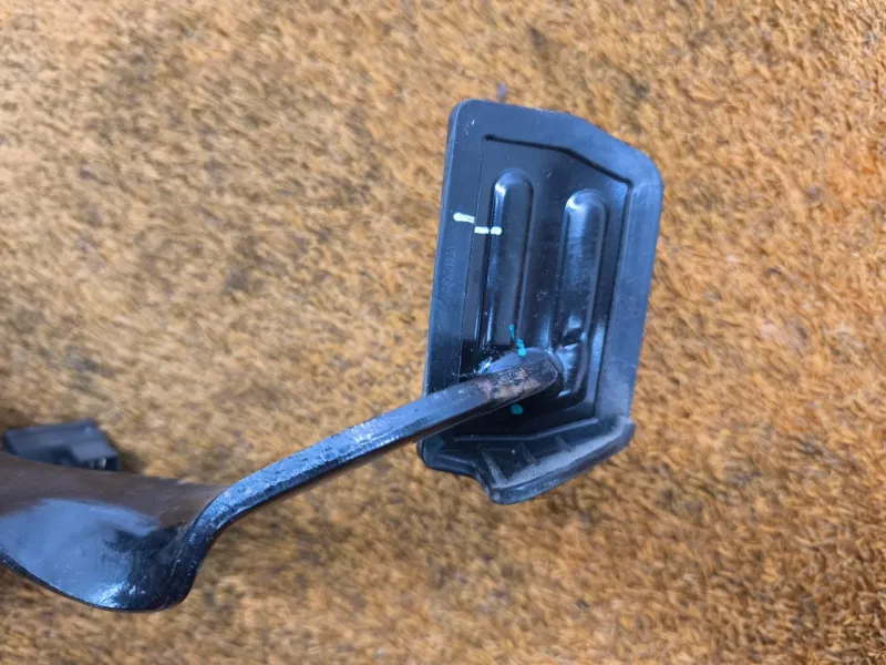 Педаль тормоза