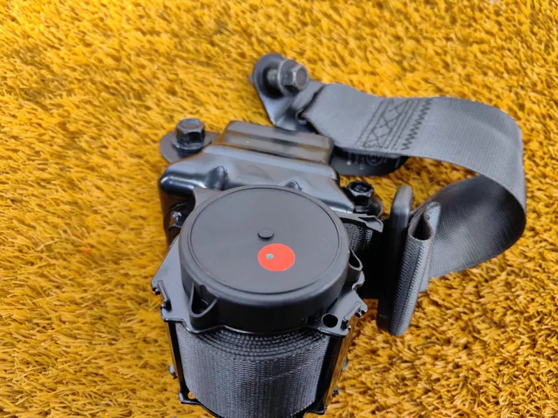 Ремень безопасности