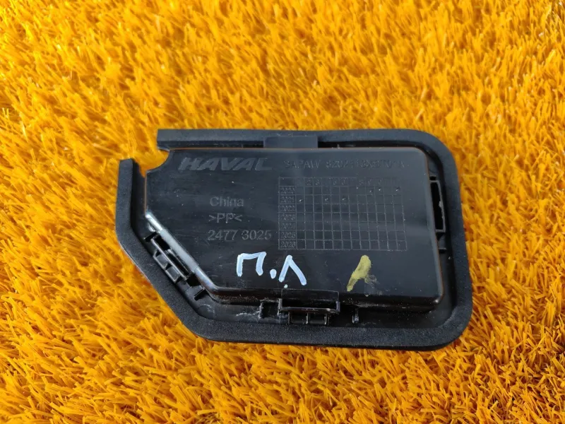 Накладка крепления зеркала