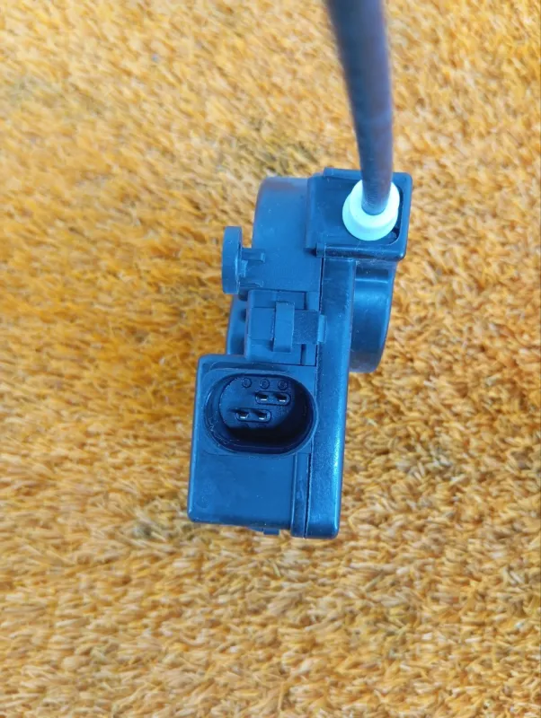 Замок багажника