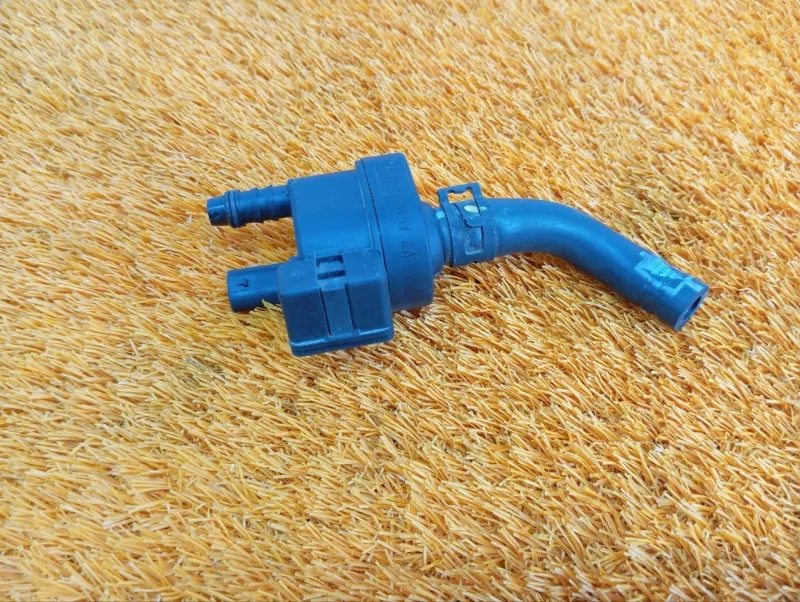 Клапан вентиляции топливного бака