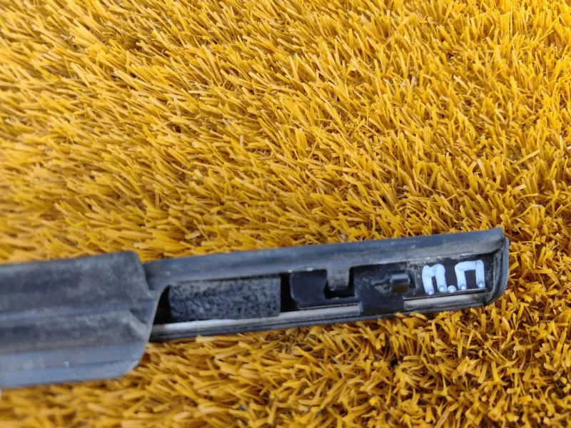 Уплотнитель стекла двери